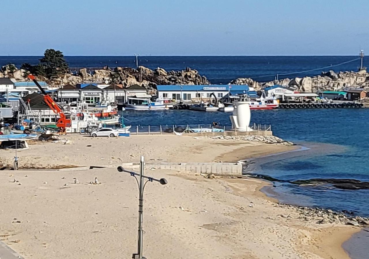 فيلا Seaside Minbak محافظة غوسونغ المظهر الخارجي الصورة